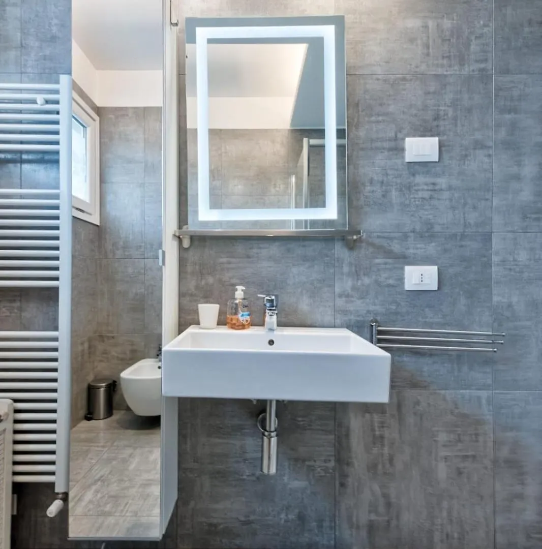 Sb Sweet Apartment With Pool Peschiera del Garda Italy